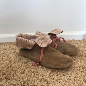 Sanük Moccasins